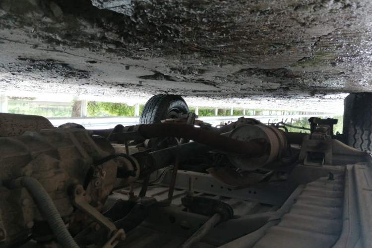 Used Jinbei Hiace 2014 2.0L 5th Generation Power King Deluxe Version V19 Chassis Front Right
