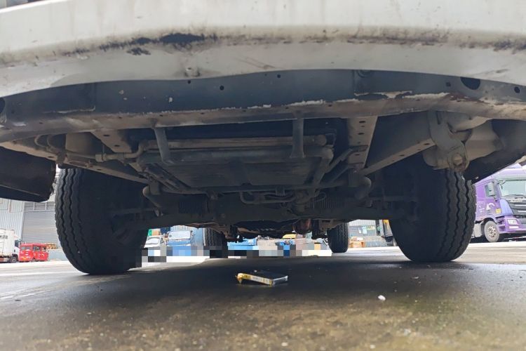 Used Jinbei Hiace 2014 2.0L Fifth-Generation Xiangyun Comfort Type 1 4G21C Chassis Front