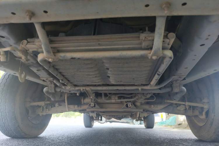 Used Jinbei Hiace 2014 2.0L 5th Generation Kuaiyunwang Business Version 4G20B Chassis Front