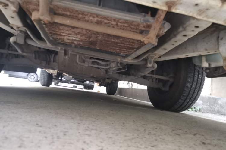 Used Jinbei Hiace 2014 2.0L 5th Generation Kuaiyunwang Business Version 4G20B Chassis Front