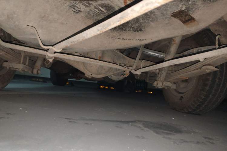 Used Jinbei Hiace 2014 2.0L 5th Generation Kuaiyunwang Business Version 4G19 Chassis Rear