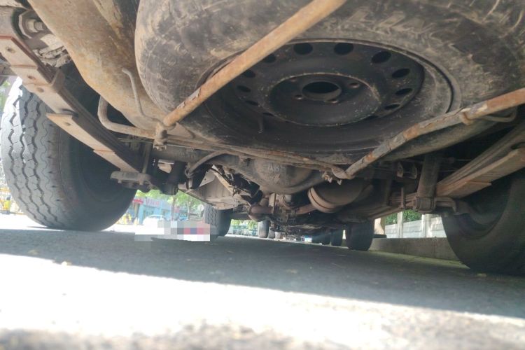 Used Jinbei Hiace 2014 2.0L Fifth-Generation Xiangyun Comfort Type 1 4G20C Chassis Rear