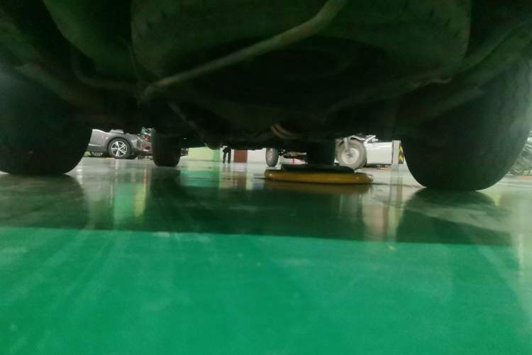 Used Jinbei Hiace 2014 2.0L 5th Generation Kuaiyunwang Business Version 4G19 Chassis Rear