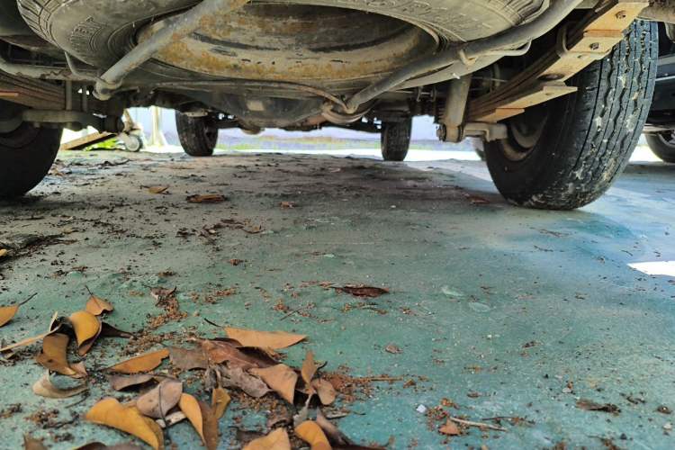 Used Jinbei Hiace 2014 2.0L Fifth-Generation Xiangyun Comfort Type 1 4G20C Chassis Rear