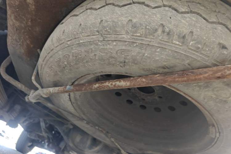 Used Jinbei Hiace 2014 2.0L Fifth-Generation Xiangyun Comfort Type 1 4G21C Chassis Rear