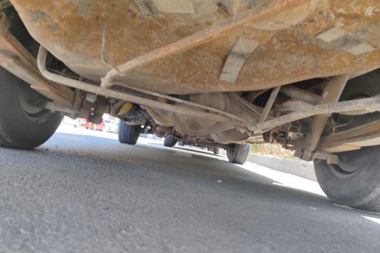 Used Jinbei Hiace 2014 2.0L Fifth-Generation Xiangyun Comfort Type 1 4G20C Chassis Rear