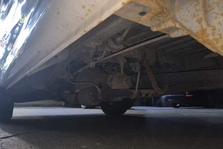 Used Jinbei Hiace 2014 2.0L 5th Generation Kuaiyunwang Business Version 4G19 Chassis Rear Left