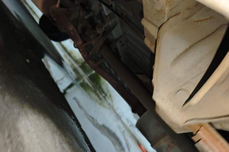 Used Jinbei Hiace 2014 2.0L Fifth-Generation Xiangyun Comfort Type 1 4G20C Chassis Rear Left