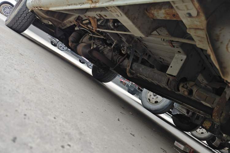 Used Jinbei Hiace 2014 2.0L Fifth-Generation Xiangyun Comfort Type 1 4G20C Chassis Rear Left