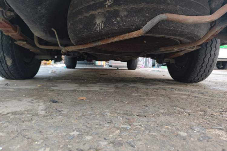 Used Jinbei Hiace 2014 2.0L Fifth-Generation Xiangyun Comfort Type 1 4G20C Chassis Rear Left