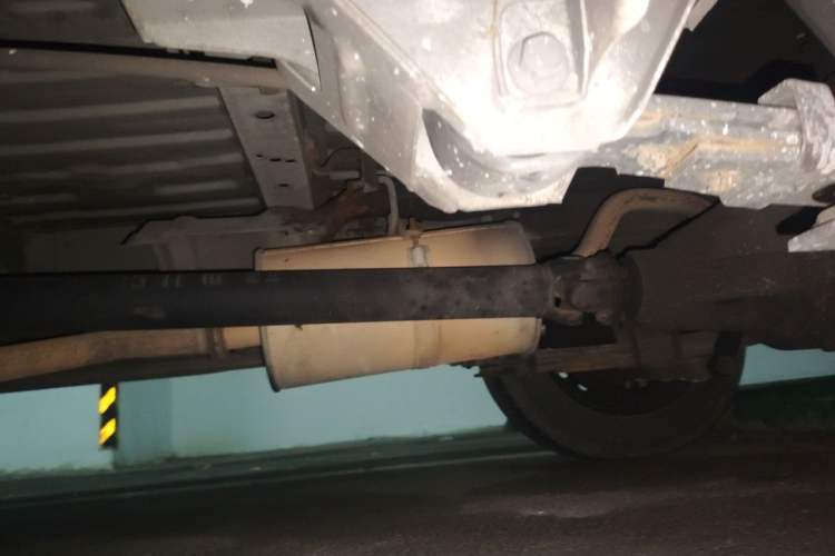 Used Jinbei Hiace 2014 2.0L Fifth-Generation Xiangyun Comfort Type 1 4G20C Chassis Rear Left