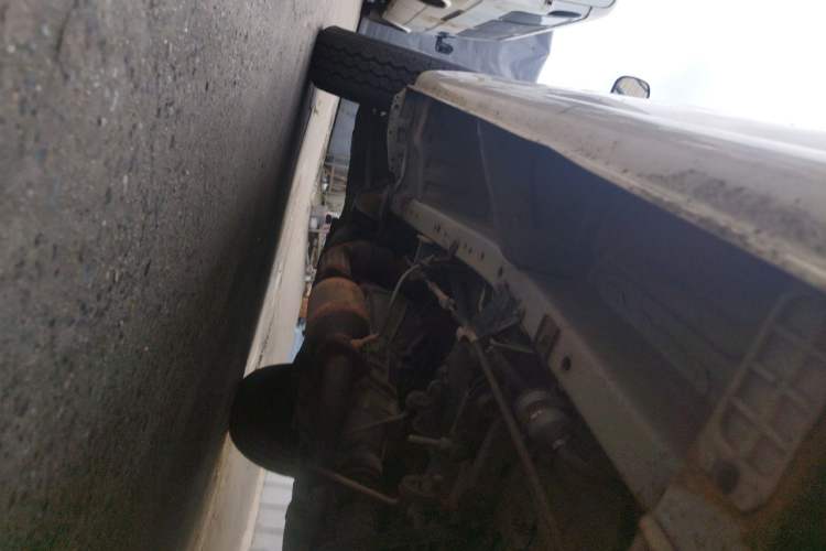 Used Jinbei Hiace 2014 2.0L Fifth-Generation Xiangyun Comfort Type 1 4G20C Chassis Rear Left