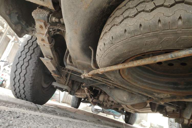 Used Jinbei Hiace 2014 2.0L Fifth-Generation Xiangyun Comfort Type 1 4G20C Chassis Rear Left