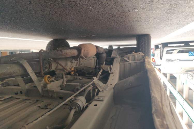 Used Jinbei Hiace 2014 2.0L 5th Generation Kuaiyunwang Business Version 4G19 Chassis Rear Left