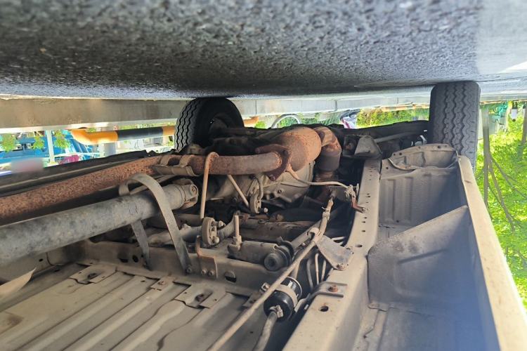 Used Jinbei Hiace 2014 2.0L Fifth-Generation Xiangyun Comfort Type 1 4G21C Chassis Rear Left