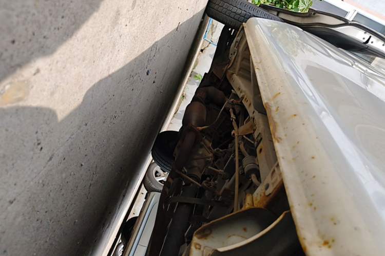 Used Jinbei Hiace 2014 2.0L Fifth-Generation Xiangyun Comfort Type 1 4G20C Chassis Rear Left