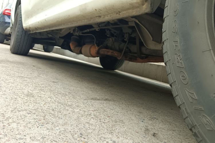 Used Jinbei Hiace 2014 2.0L Fifth-Generation Xiangyun Comfort Type 1 4G20C Chassis Rear Left