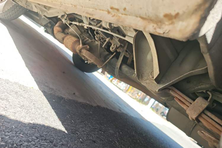 Used Jinbei Hiace 2014 2.0L Fifth-Generation Xiangyun Comfort Type 1 4G20C Chassis Rear Left