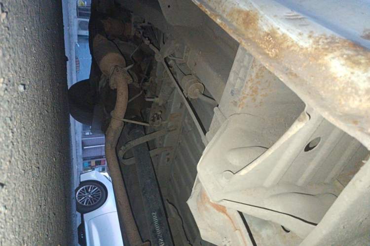Used Jinbei Hiace 2014 2.0L 5th Generation Kuaiyunwang Business Version 4G19 Chassis Rear Left