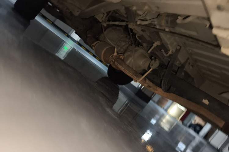 Used Jinbei Hiace 2014 2.0L 5th Generation Kuaiyunwang Business Version 4G19 Chassis Rear Left