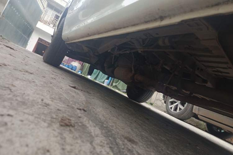 Used Jinbei Hiace 2014 2.0L Fifth-Generation Xiangyun Comfort Type 1 4G20C Chassis Rear Left