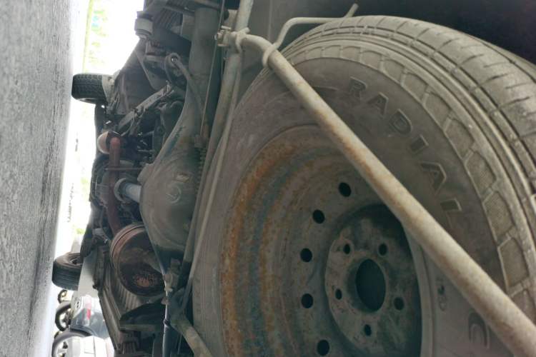 Used Jinbei Hiace 2014 2.0L Fifth-Generation Xiangyun Comfort Type 1 4G20C Chassis Rear