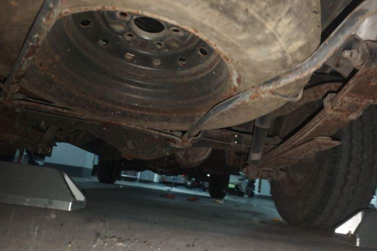 Used Jinbei Hiace 2014 2.0L 5th Generation Kuaiyunwang Business Version 4G19 Chassis Rear