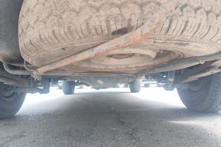 Used Jinbei Hiace 2014 2.0L Fifth-Generation Xiangyun Comfort Type 1 4G20C Chassis Rear