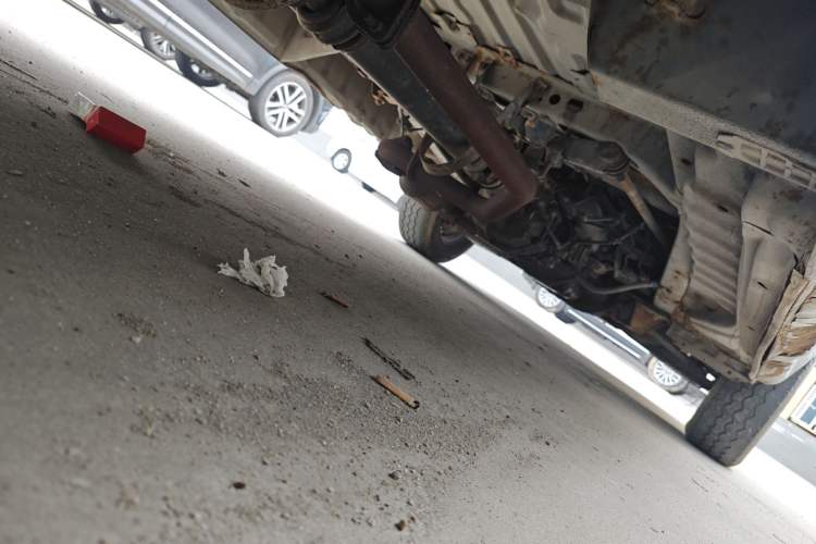 Used Jinbei Hiace 2014 2.0L Fifth-Generation Xiangyun Comfort Type 1 4G20C Chassis Rear Right