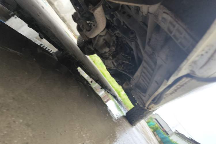 Used Jinbei Hiace 2014 2.0L 5th Generation Kuaiyunwang Business Version 4G19 Chassis Rear Right
