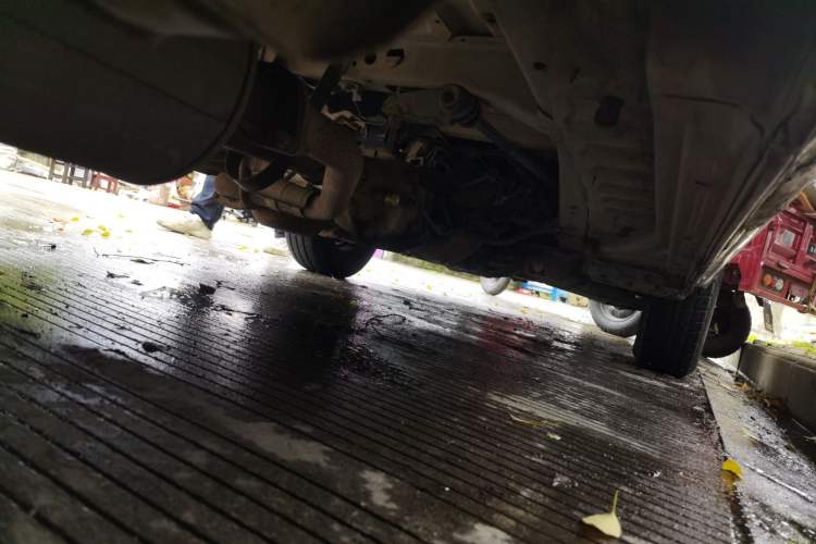 Used Jinbei Hiace 2014 2.0L 5th Generation Kuaiyunwang Business Version 4G19 Chassis Rear Right