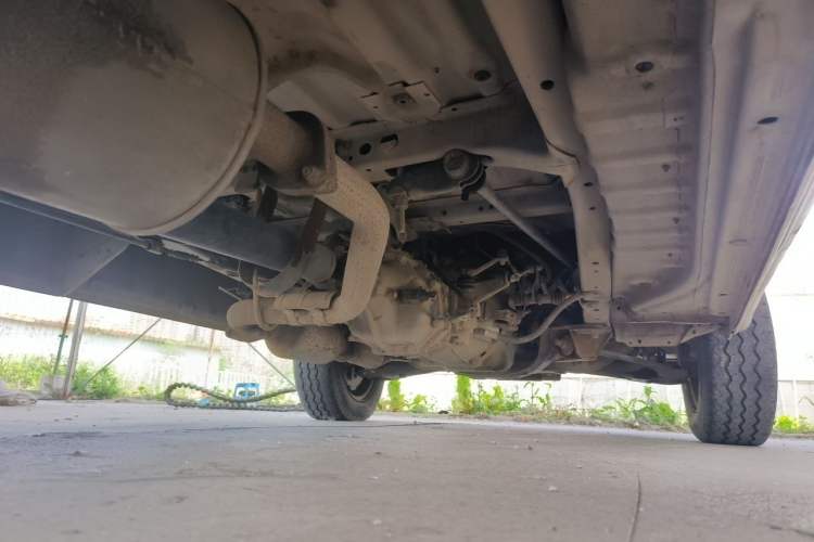Used Jinbei Hiace 2014 2.0L 5th Generation Kuaiyunwang Business Version 4G19 Chassis Rear Right
