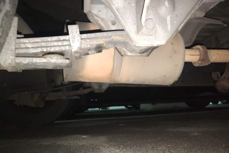 Used Jinbei Hiace 2014 2.0L Fifth-Generation Xiangyun Comfort Type 1 4G20C Chassis Rear Right
