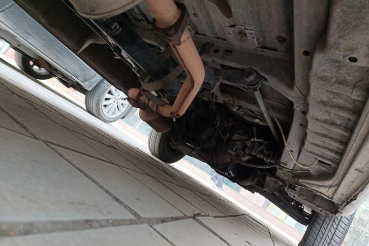 Used Jinbei Hiace 2014 2.0L Fifth-Generation Xiangyun Comfort Type 1 4G21C Chassis Rear Right