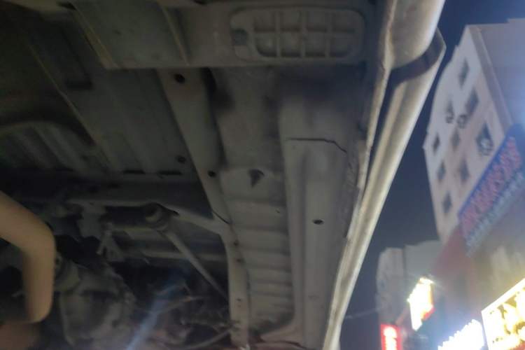 Used Jinbei Hiace 2014 2.0L 5th Generation Kuaiyunwang Business Version 4G19 Chassis Rear Right