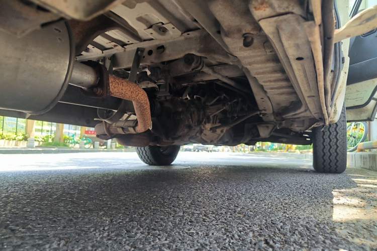 Used Jinbei Hiace 2014 2.0L Fifth-Generation Xiangyun Comfort Type 1 4G21C Chassis Rear Right