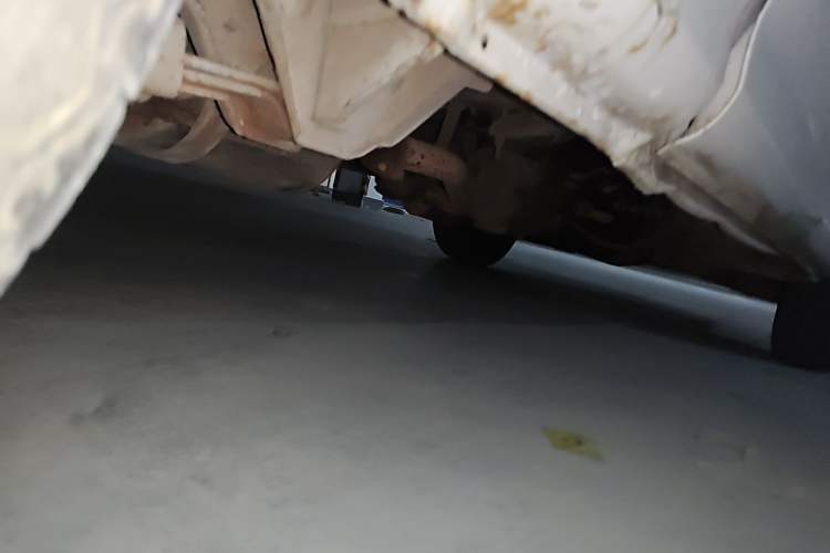 Used Jinbei Hiace 2014 2.0L 5th Generation Kuaiyunwang Business Version 4G19 Chassis Rear Right