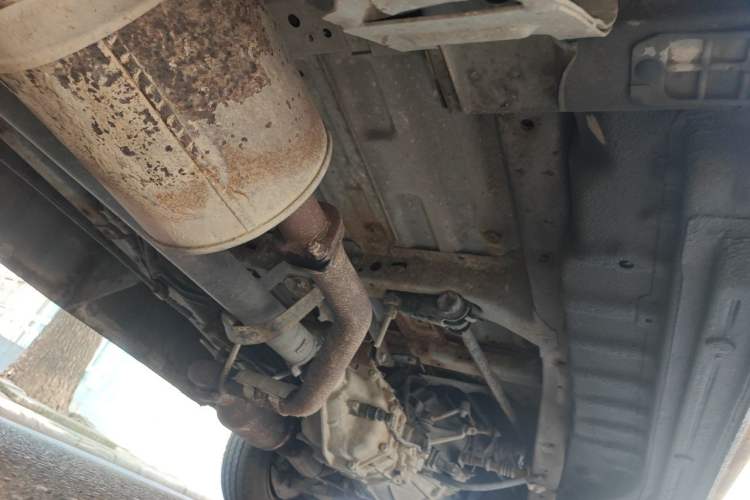 Used Jinbei Hiace 2014 2.0L Fifth-Generation Xiangyun Comfort Type 1 4G21C Chassis Rear Right