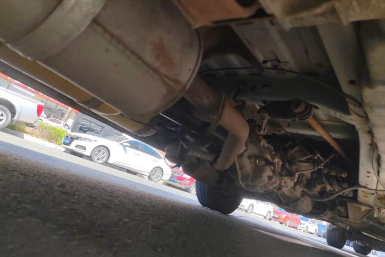Used Jinbei Hiace 2014 2.0L Fifth-Generation Xiangyun Comfort Type 1 4G20C Chassis Rear Right