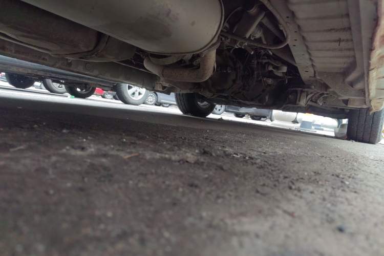 Used Jinbei Hiace 2014 2.0L Luxury Version V19 Chassis Rear Right