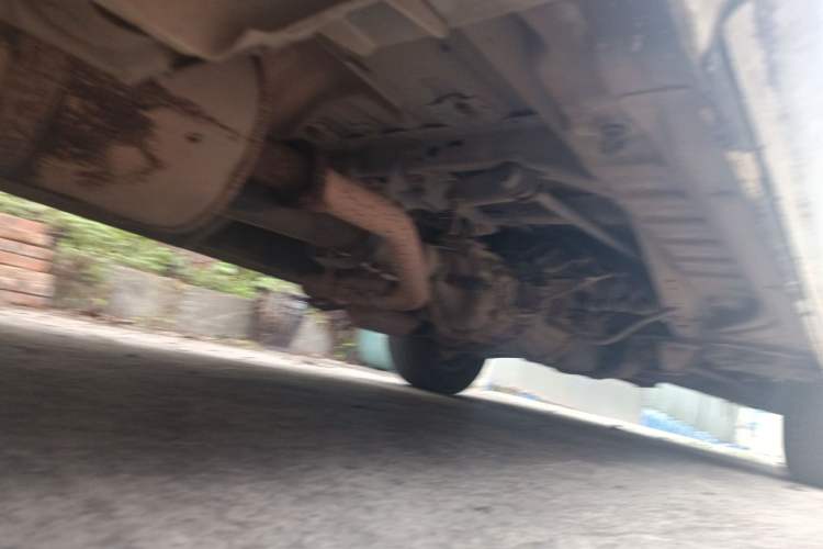 Used Jinbei Hiace 2014 2.0L Fifth-Generation Xiangyun Comfort Type 1 4G20C Chassis Rear Right