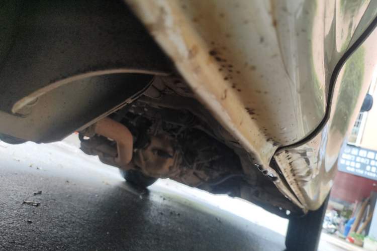 Used Jinbei Hiace 2014 2.0L 5th Generation Kuaiyunwang Business Version 4G19 Chassis Rear Right