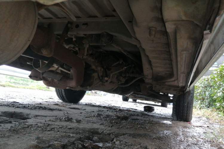 Used Jinbei Hiace 2014 2.0L 5th Generation Power King Deluxe Version V19 Chassis Rear Right