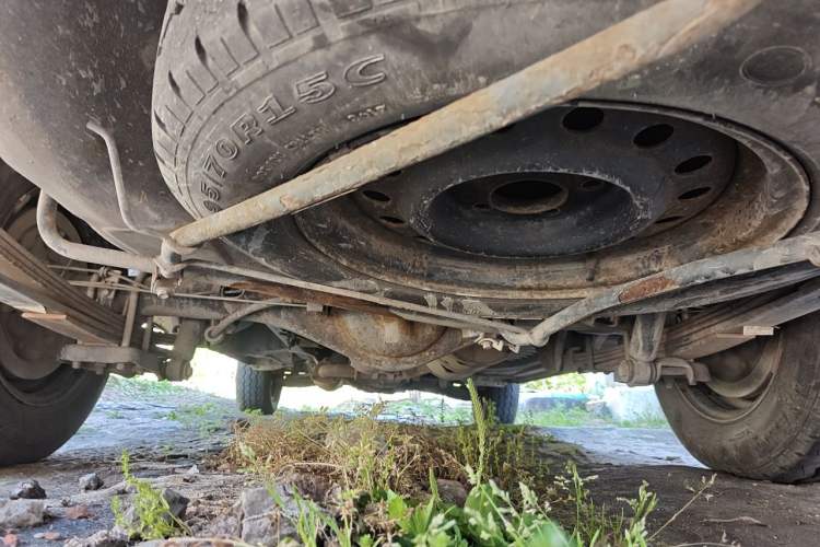 Used Jinbei Hiace 2014 2.0L Fifth-Generation Xiangyun Comfort Type 1 4G20C Chassis Rear