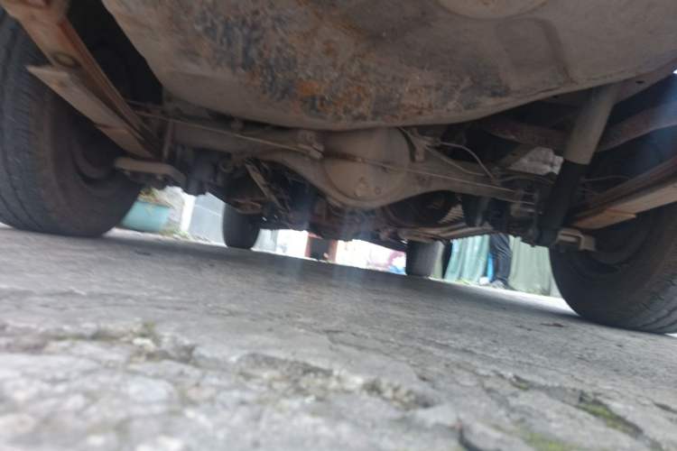Used Jinbei Hiace 2014 2.0L Fifth-Generation Xiangyun Comfort Type 1 4G20C Chassis Rear