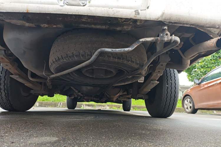 Used Jinbei Hiace 2014 2.0L Fifth-Generation Xiangyun Comfort Type 1 4G21C Chassis Rear
