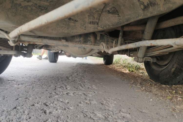 Used Jinbei Hiace 2014 2.0L Fifth-Generation Xiangyun Comfort Type 1 4G20C Chassis Rear