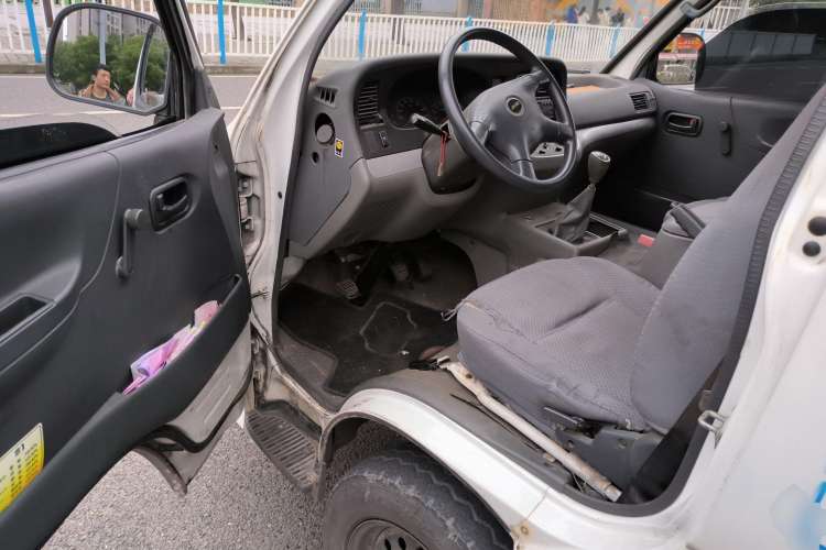 Used Jinbei Hiace 2014 2.0L Fifth-Generation Xiangyun Comfort Type 1 4G20C Driver Seat