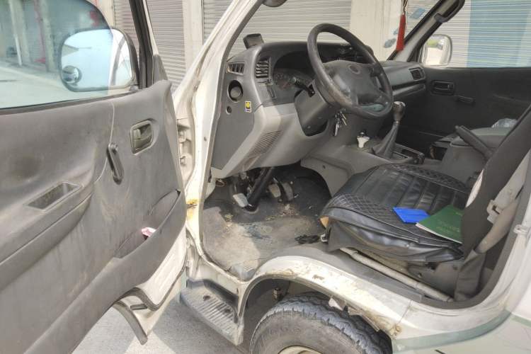 Used Jinbei Hiace 2014 2.0L 5th Generation Kuaiyunwang Business Version 4G19 Driver Seat