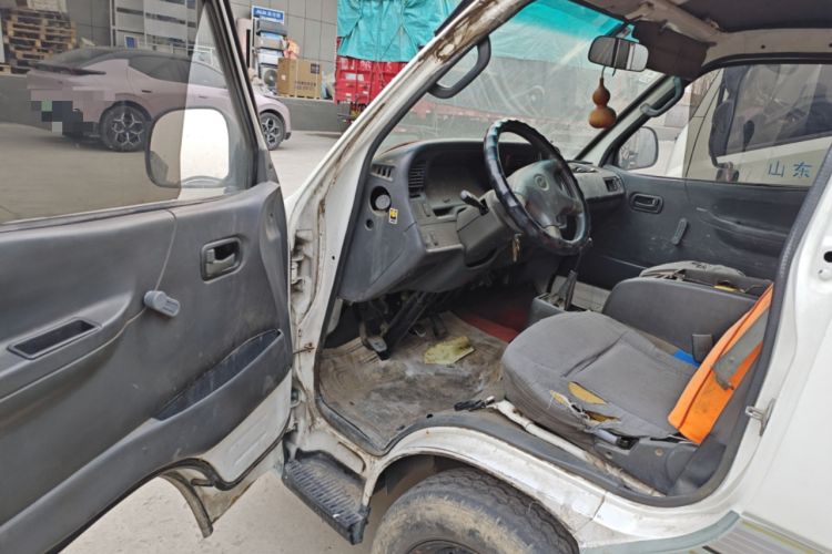 Used Jinbei Hiace 2014 2.0L Fifth-Generation Xiangyun Comfort Type 1 4G20C Driver Seat
